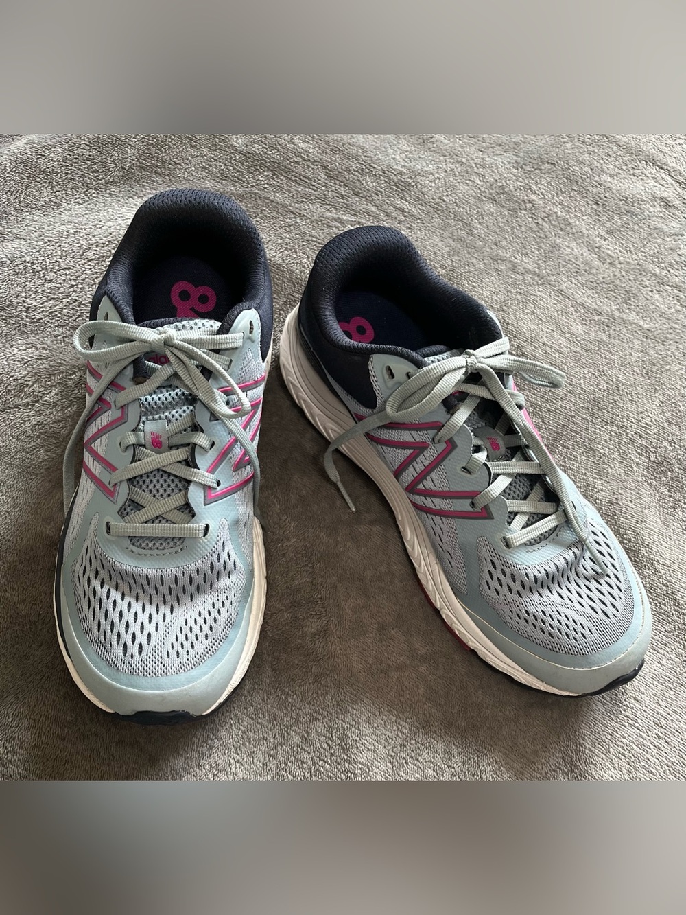 New Balance Women's 840V5 Gray/Pink Running Shoes Size 9